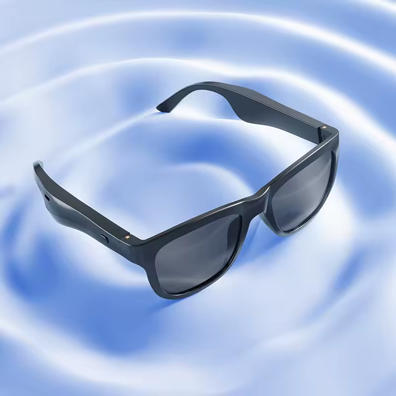 Occhiali intelligenti con fotocamera AI per chiamate musica e traduzione